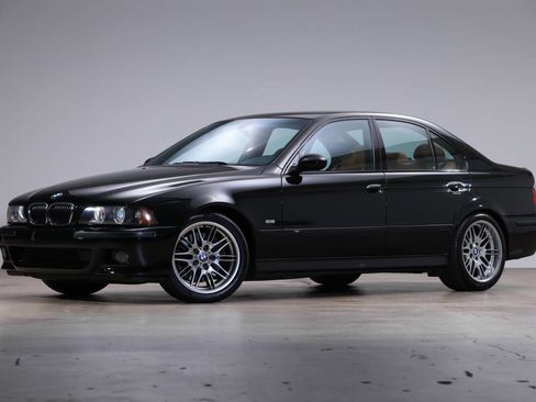 Used 2003 BMW M5 image 1