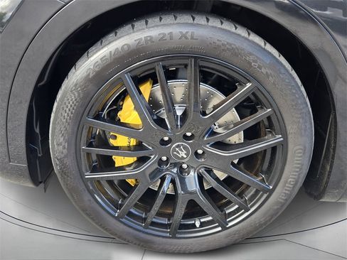 Used 2022 Maserati Levante Modena image 9