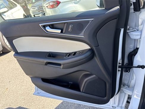 Used 2022 Ford Edge SEL w/ Convenience Package image 26