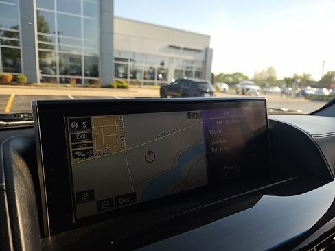 Used 2016 Lexus LX 570 4WD w/ Luxury Package image 8