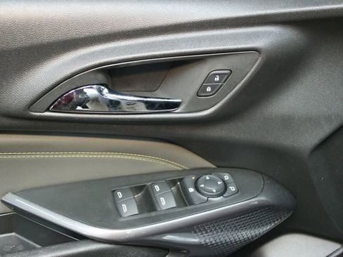 Used 2025 Chevrolet Trax ACTIV w/ Sunroof Package FWD image 15