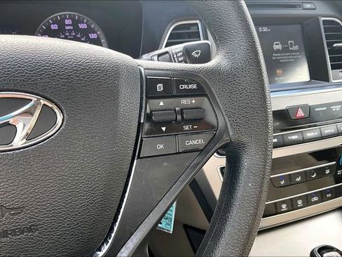 Used 2016 Hyundai Sonata SE image 11