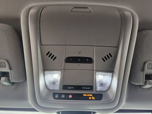 Used 2022 GMC Terrain SLT w/ LPO, Roadside Safety Package AWD/4WD image 31