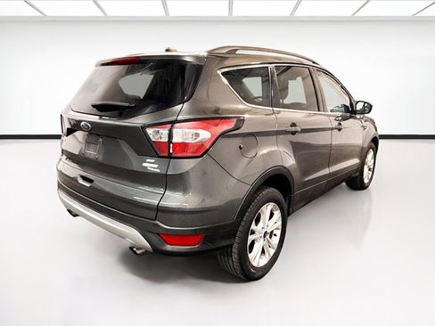 Used 2018 Ford Escape SE image 4