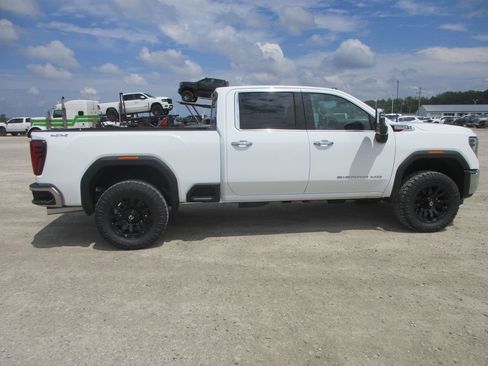 New 2026 GMC Sierra 2500 SLT w/ SLT Convenience Package AWD/4WD image 3