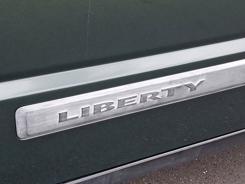 Used 2010 Jeep Liberty Sport w/ Popular Equipment Group image 27