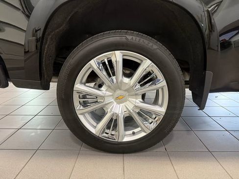 Used 2024 Chevrolet Silverado 1500 High Country w/ High Country Premium Package image 11
