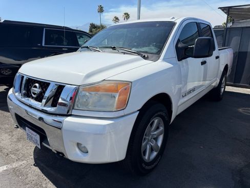 Used 2012 Nissan Titan SV w/ SV Premium Utility Pkg RWD image 4