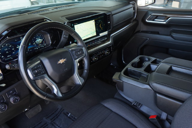 Used 2025 Chevrolet Silverado 1500 LT AWD/4WD image 40