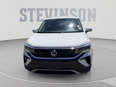 Used 2022 Volkswagen Taos SE AWD/4WD image 2