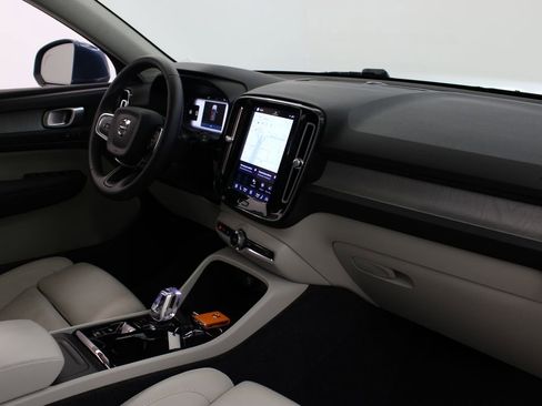 Used 2023 Volvo XC40 B4 Plus w/ Driver Assist Package image 27