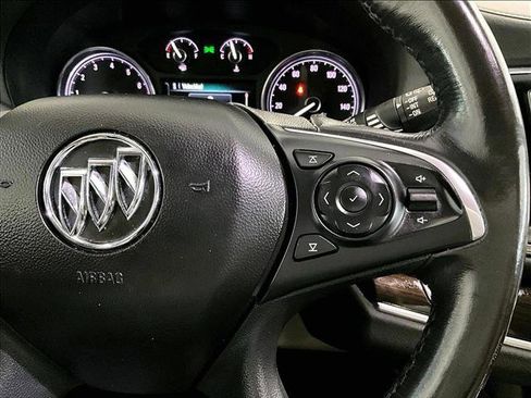 Used 2018 Buick Enclave Essence FWD image 21