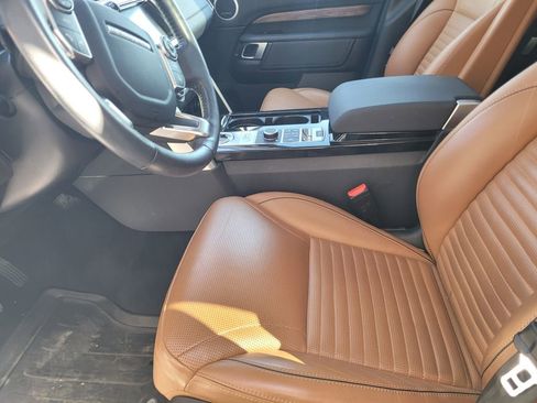 Used 2017 Land Rover Discovery HSE image 9