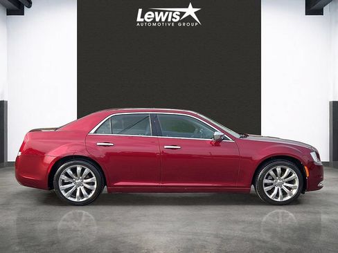 Used 2019 Chrysler 300 Limited RWD image 5