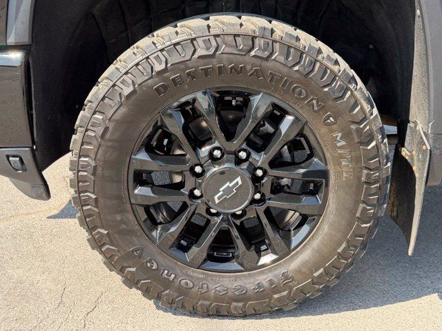 Used 2025 Chevrolet Silverado 3500 High Country w/ High Country Premium Package AWD/4WD image 9