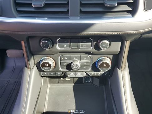 Used 2021 Chevrolet Tahoe High Country w/ Premium Package image 40