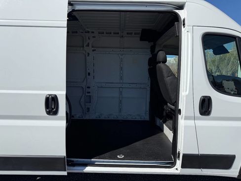 Used 2024 RAM ProMaster 2500 w/ Convenience Group FWD image 23