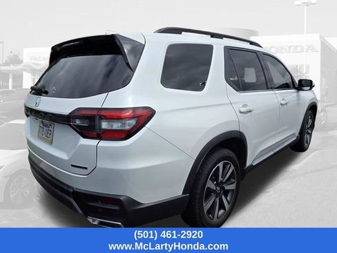 Used 2025 Honda Pilot Touring image 5
