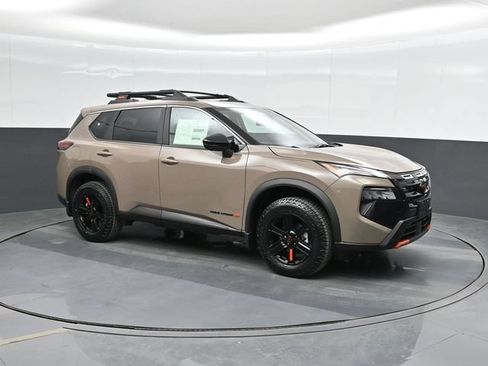Used 2026 Nissan Rogue SV w/ Rock Creek Premium Package AWD/4WD image 5