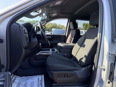 Certified 2022 Chevrolet Silverado 3500 LT w/ Convenience Package AWD/4WD image 9