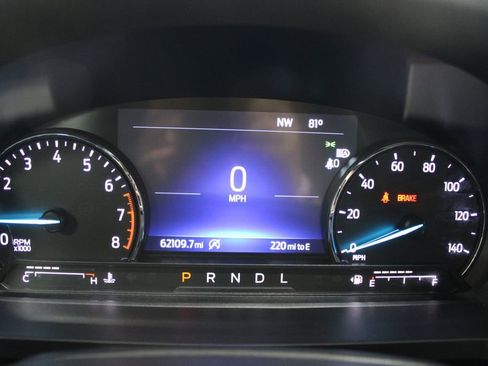 Used 2023 Ford Explorer XLT AWD/4WD image 35