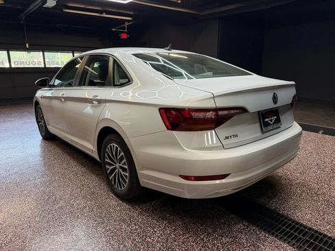 Used 2019 Volkswagen Jetta SEL w/ Cold Weather Package FWD image 5