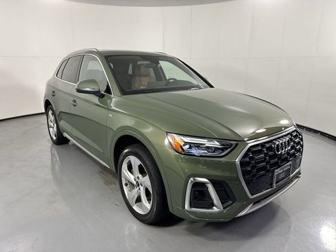 Used 2023 Audi Q5 2.0T Premium Plus w/ Premium Plus Package AWD/4WD image 3