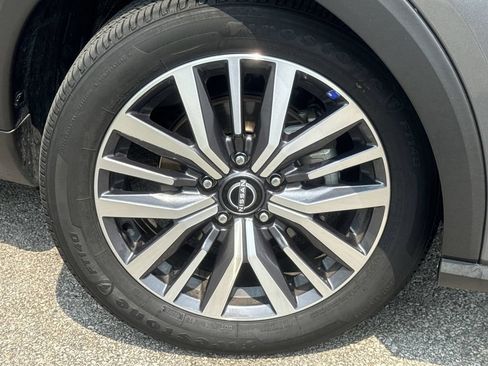 Certified 2024 Nissan Kicks SR FWD image 11