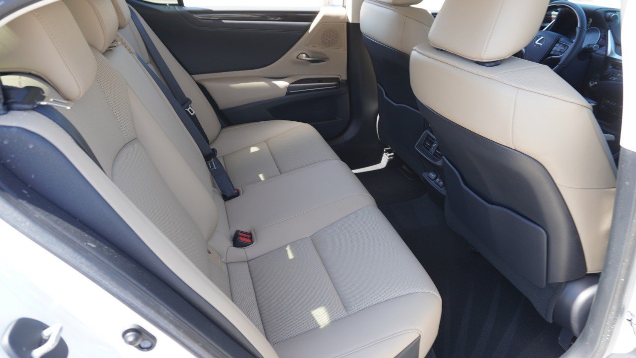 Used 2019 Lexus ES 350 w/ Premium Package FWD image 32