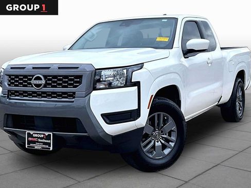 Certified 2025 Nissan Frontier SV RWD image 1