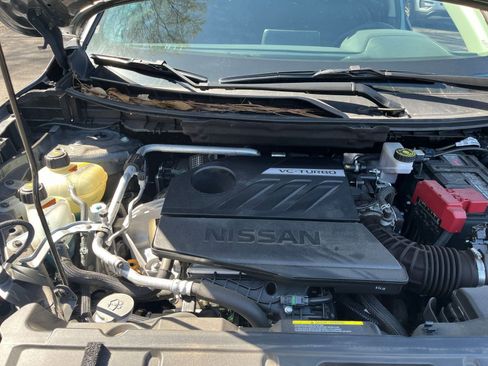 Used 2025 Nissan Rogue SV image 34