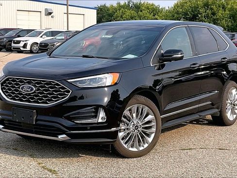 Certified 2020 Ford Edge Titanium w/ Equipment Group 301A AWD/4WD image 2