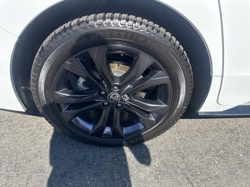 Used 2021 Toyota Sienna XSE FWD image 31