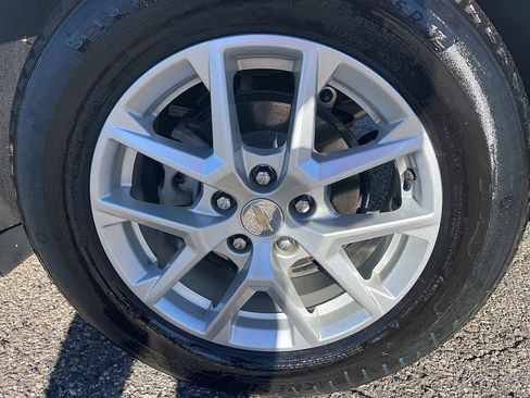 Used 2023 Chevrolet Equinox LT image 11