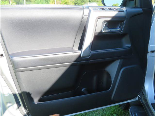 Used 2022 Toyota 4Runner SR5 Premium AWD/4WD image 12