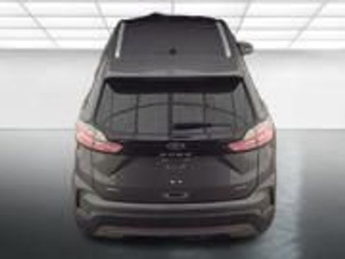 Used 2023 Ford Edge SEL w/ Convenience Package image 9