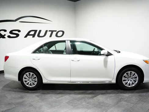 Used 2013 Toyota Camry LE image 6