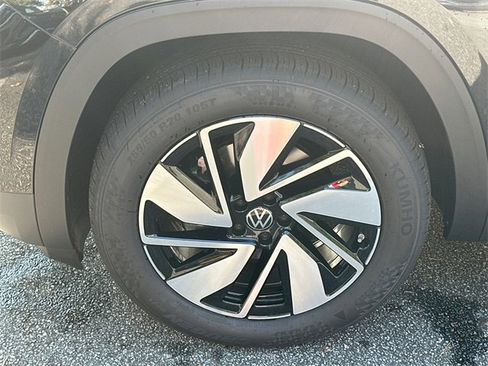 New 2026 Volkswagen Atlas SEL image 11