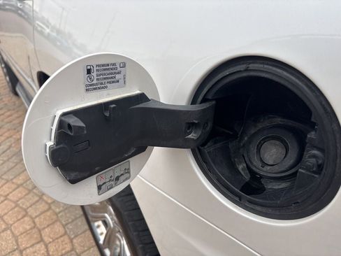 Used 2016 GMC Yukon Denali w/ Open Road Package image 38