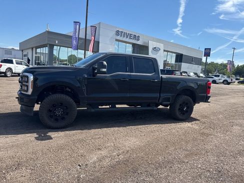 Used 2024 Ford F250 XLT w/ Black Appearance Package AWD/4WD image 7