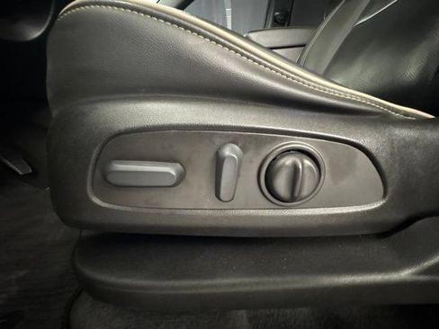 Used 2023 Chevrolet Traverse Premier w/ Redline Edition FWD image 17