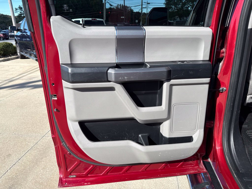 Used 2017 Ford F250 XLT w/ XLT Premium Package AWD/4WD image 45