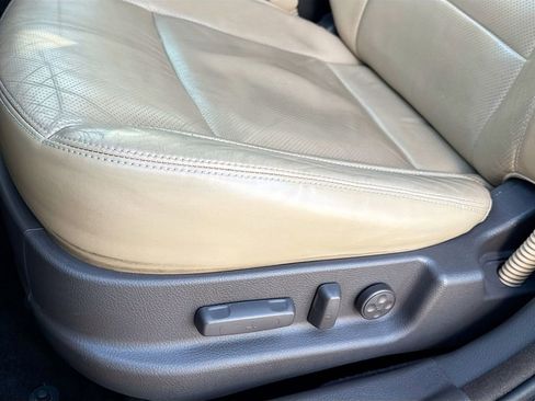 Used 2014 Hyundai Genesis 3.8 w/ Premium Package 02 image 23