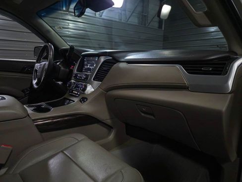Used 2017 GMC Yukon XL SLT w/ Open Road Package image 12