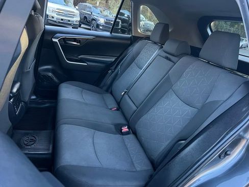 Used 2020 Toyota RAV4 XLE image 19