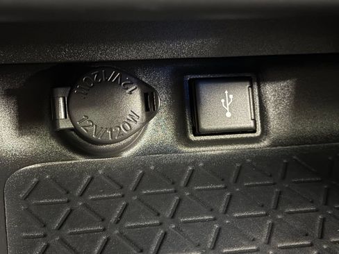 Used 2022 Toyota RAV4 XSE AWD/4WD image 31