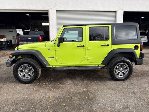 Used 2017 Jeep Wrangler Unlimited Sport w/ Max Tow Package image 2