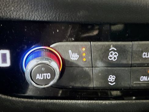 Used 2023 Buick Enclave Essence w/ Experience Buick Package AWD/4WD image 19