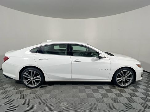 Used 2022 Chevrolet Malibu LT FWD image 2