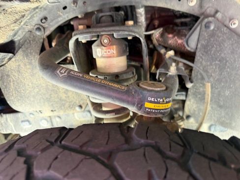 Used 2021 Toyota Tacoma TRD Off-Road w/ Technology Package AWD/4WD image 21